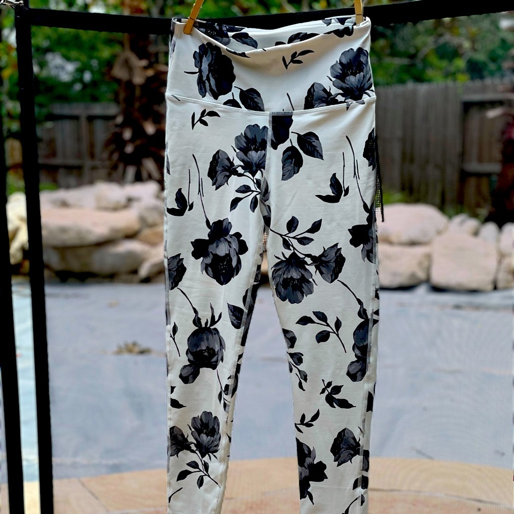 Mono b boutique workout leggings 🏋️‍♀️